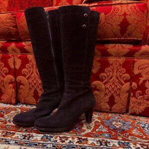 Suede boots
